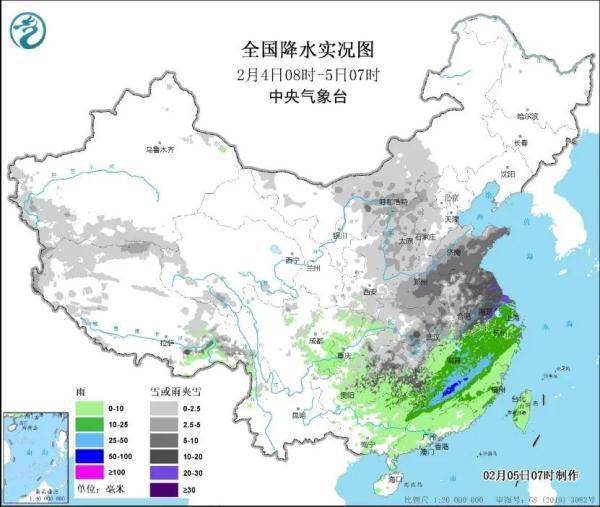 上海下雪上热搜，明天更冷！市民统一姿势拍起“头皮雪”，气象局：这叫“霰” 第16张
