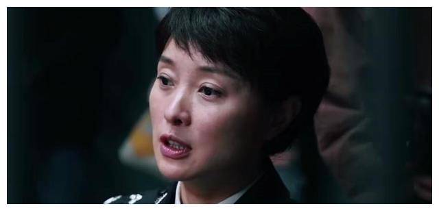 《猎冰》姚安娜演技“吃鸡式”突上热搜，网友指责不尊重警察。 第14张