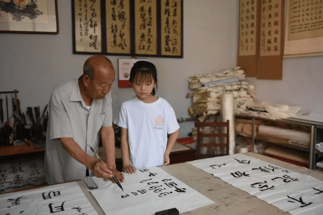 冲上热搜！河北九旬老人授课20年，分文不取…… 第2张